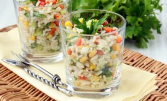 Рисовый салат с овощами