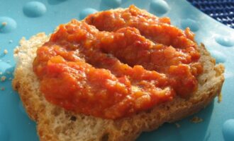 Морковь с помидорами и чесноком на зиму﻿