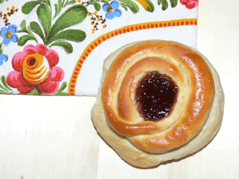 Булочки с вареньем