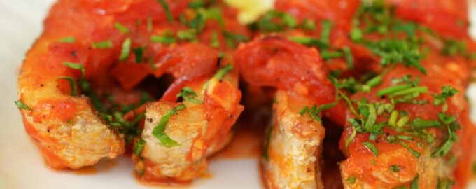 Щука, запеченная с овощами