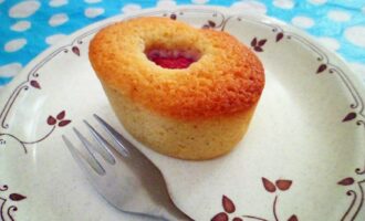 Кексы с малиной