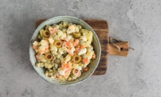 Овощной салат с оливками