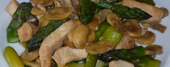 Индейка с грибами и спаржей