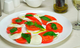 Салат Капрезе. Итальянская кухня