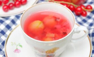Летний ягодный компот