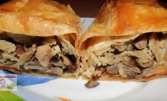 Рулеты из лаваша с курицей, грибами и сыром