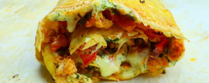 Рулет мясной из курицы по-французски с картофелем и помидорами