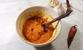 Паста Харисса, восточный соус из чили и зиры для любителей остренького