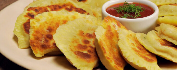 Посикунчики - жареные пирожки с мясом