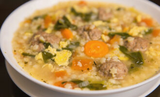 Суп с фрикадельками и сыром