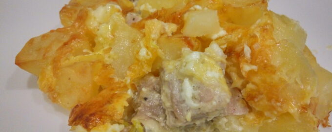 Картошка с мясом и майонезом в духовке