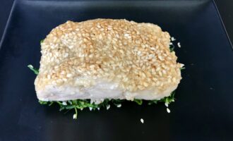 Семга с кунжутом