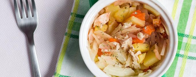 Тушеная капуста с куриным филе