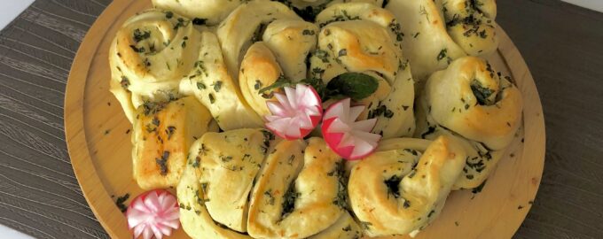 Булочки с чесноком и зеленью