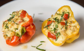 Перцы, фаршированные куриным мясом