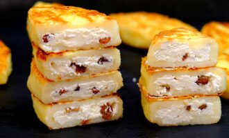 Манник на сковороде с начинкой из творога