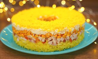 Салат с курицей копченой