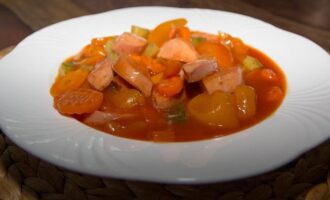 Солянка с колбасками