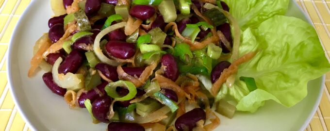 Салат из консервированной фасоли