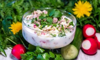 Окрошка с огурцом и редиской на кефире