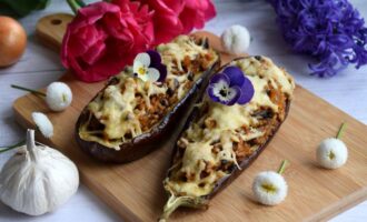 Баклажаны, фаршированные рисом и грибами