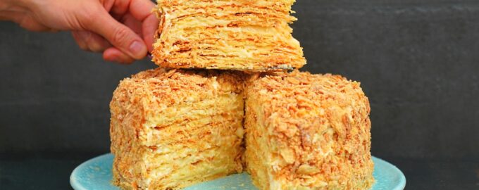 Просто идеальный торт «Наполеон» получается по этому рецепту! Очень вкусный крем и слоистые коржи!