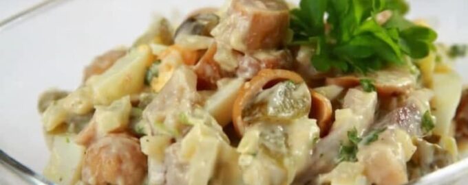 Салат с селедкой и грибами