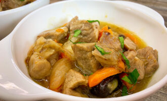 Тушеное мясо с черносливом