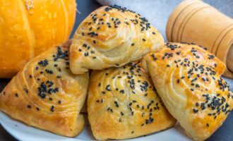 Самса с мясом баранины по-узбекски