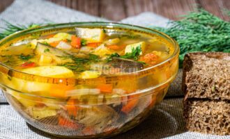 Овощной суп с кабачками и болгарским перцем