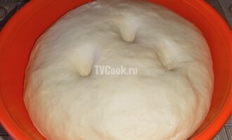 Универсальное дрожжевое тесто без яиц и молока