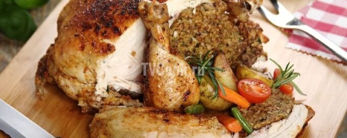 Фаршированная курица в духовке целиком