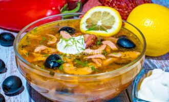 Солянка сборная мясная классическая