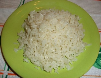 Подаём рис, сваренный на пару