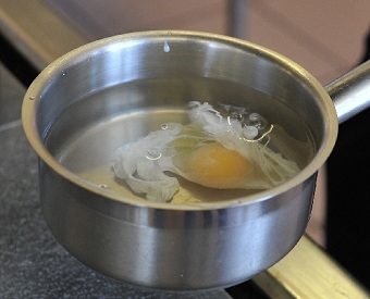 Варим яйца-пашот