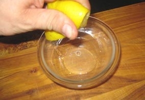 Добываем столовую ложку лимонного сока
