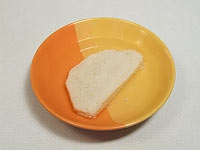 Размачиваем хлеб