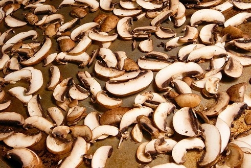 Сушим белые грибы в духовке