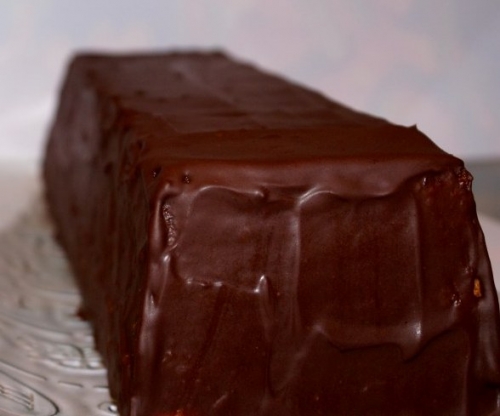 Запеченный пирог смазанный натуральным шоколадом