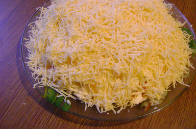 Укладываем тертый сыр