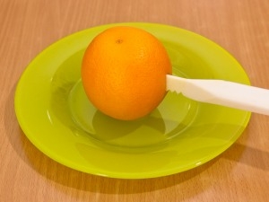 Разрезаем апельсин
