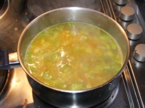 суп в процессе приготовления
