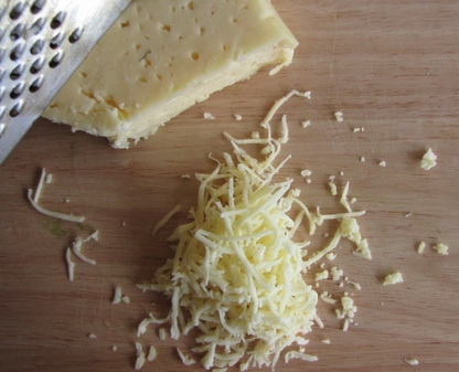 Измельчаем сыр