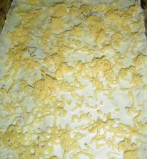 натираем сыр на мелкой терке
