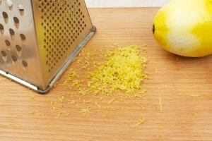 добавляем цедру лимона