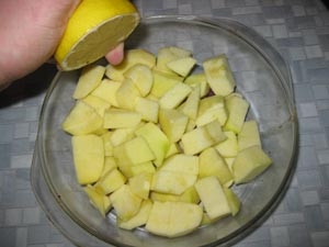 сбрызгиваем лимонным сокос