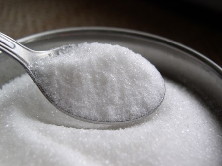 смешиваем сахар с солью