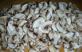 измельчаем грибы