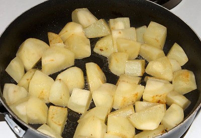 картофель на сковороде