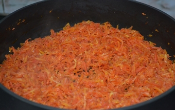 тушим морковь в сливочном масле со специями